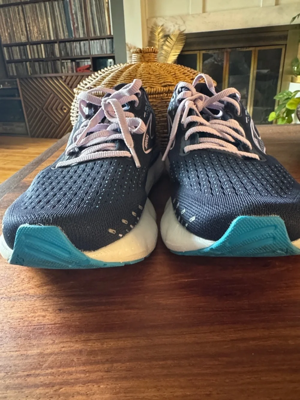 Size 9.5 WIDE Brooks Women's Glycerin GTS 20 Neutral Running Shoe - Picture 2 of 8